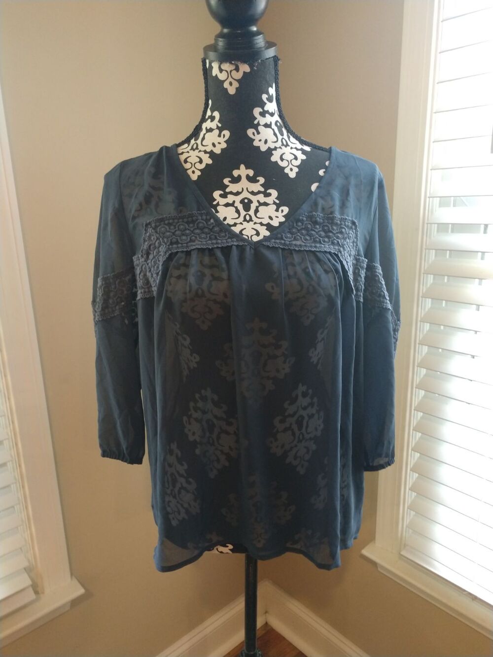Lauren Conrad Sheer top (8/10)
